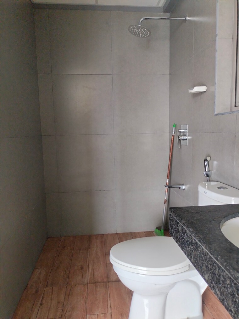 Bathroom, kalpataru-paramount 2 Bedroom 711 Sq.Ft. Apartment In Kapur Bawdi Thane 9203340