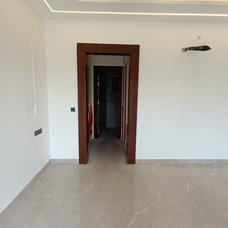 Room, sector 85 4 Bedroom 500 Sq.Yd. Builder Floor In Sector 85 Faridabad 9203372