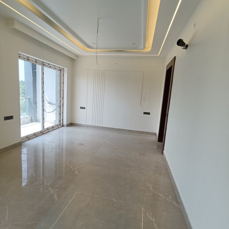 Room, sector 85 4 Bedroom 500 Sq.Yd. Builder Floor In Sector 85 Faridabad 9203372