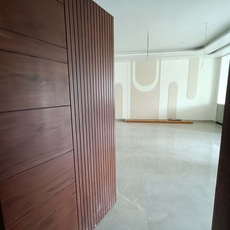 Room, sector 85 4 Bedroom 500 Sq.Yd. Builder Floor In Sector 85 Faridabad 9203372