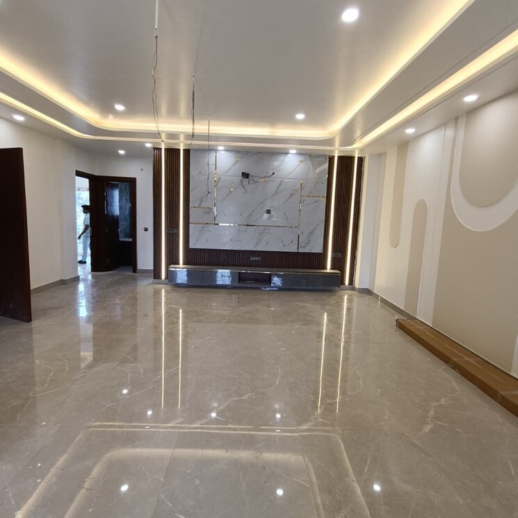 undefined, sector 85 4 Bedroom 500 Sq.Yd. Builder Floor In Sector 85 Faridabad 9203372
