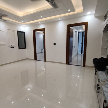 Building Lobby in 4 BHK Builder Floor at Sector 85 – for Sale