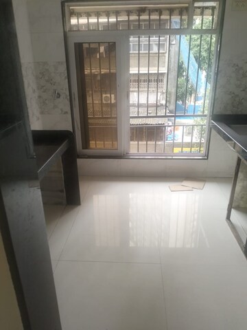 1 BHK Apartment For Rent in Malad West