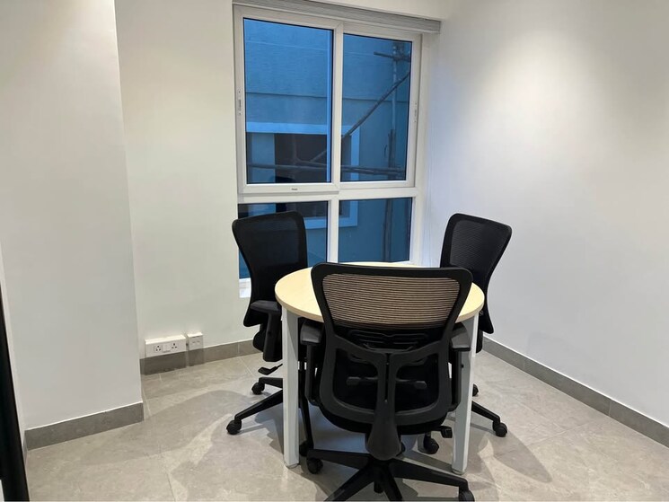 Gym, vijay nagar Commercial Office Space 4000 Sq.Ft. In Vijay Nagar Indore 9182491