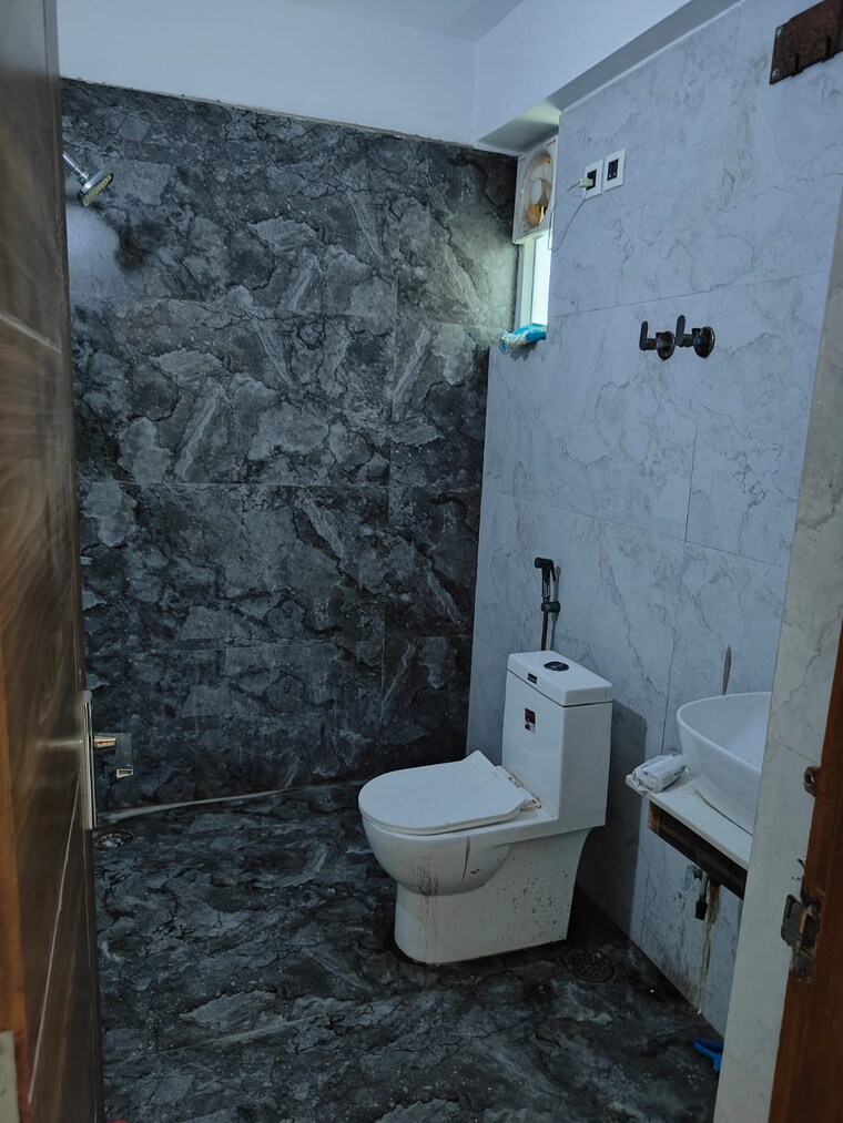 Bathroom, supertech-34-pavilion 1 RK 450 Sq.Ft. Villa In Sector 34 Noida 9203651