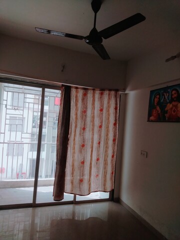 Room in 1 BHK Apartment at Sahakar Residency, Naigaon East – for Rent