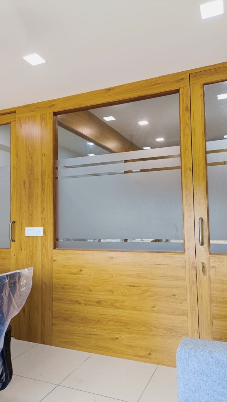 Room, sun-westbank Commercial Office Space 785 Sq.Ft. In Navrangpura Ahmedabad 9203588