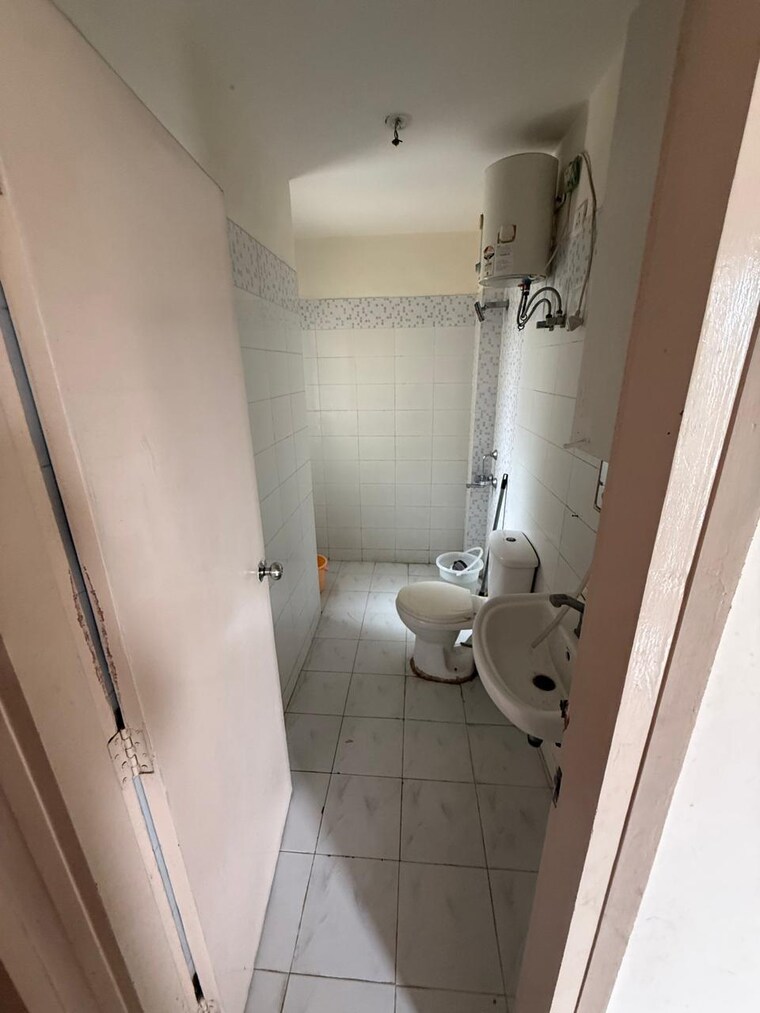 Bathroom, ild-greens 2 Bedroom 1365 Sq.Ft. Apartment In Sector 37c Gurgaon 9203692