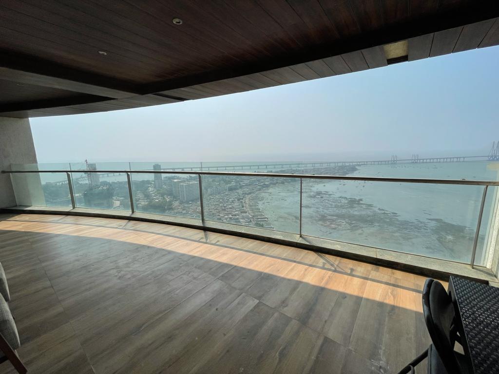 4 BHK + Pooja Room,Servant Room 3135 Sq.Ft. Apartment in Bayview Terraces