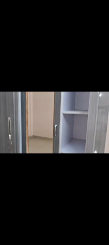 Room in 2 BHK Apartment at Amrapali Dream Valley, Tech Zone 4 Greater Noida – for Rent