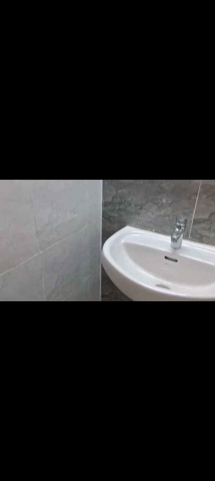 Bathroom, amrapali-dream-valley 2 Bedroom 920 Sq.Ft. Apartment In Tech Zone 4 Greater Noida Greater Noida 9203895