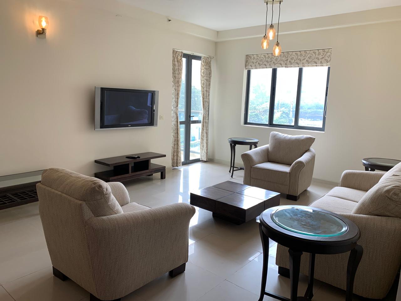 3.5 BHK + Servant Room Apartment For Rent in Unitech Uniworld Gardens