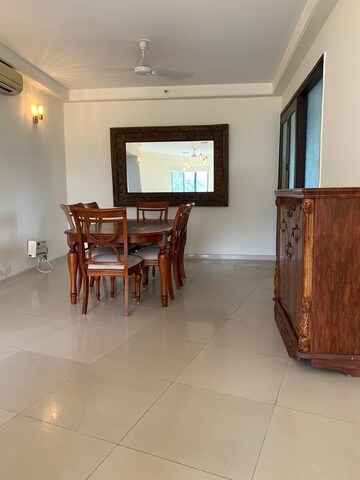 Living Room in 3.5 BHK Apartment at Unitech Uniworld Gardens, Sector 47 – for Rent