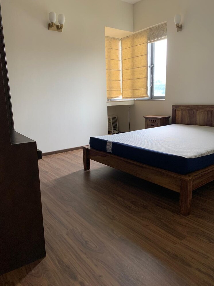 Bedroom, unitech-uniworld-gardens 3.5 Bedroom 2100 Sq.Ft. Apartment In Sector 47 Gurgaon 9203740