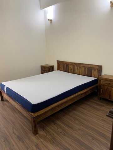 Bedroom in 3.5 BHK Apartment at Unitech Uniworld Gardens, Sector 47 – for Rent