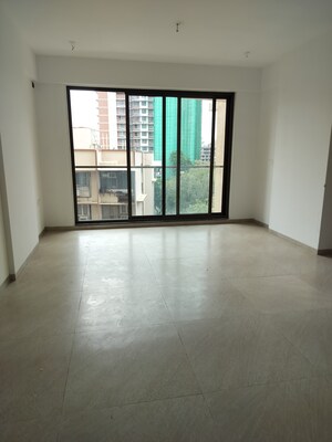 Room in 3 BHK Apartment at Naman Habitat, Andheri West – for Rent