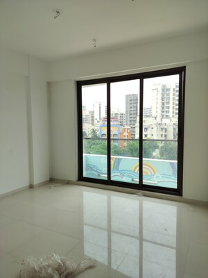 Room in 3 BHK Apartment at Naman Habitat, Andheri West – for Rent