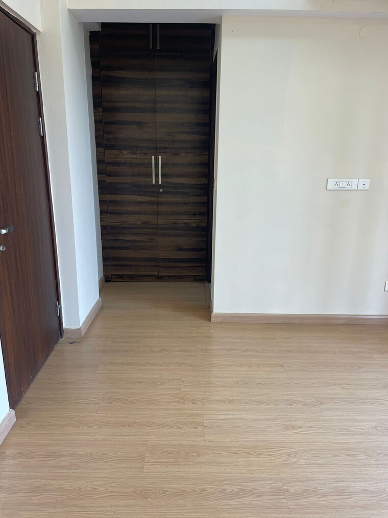 Room, emaar-the-palm-drive-the-premier-terraces 3 Bedroom 2125 Sq.Ft. Apartment In Sector 66 Gurgaon 9203792