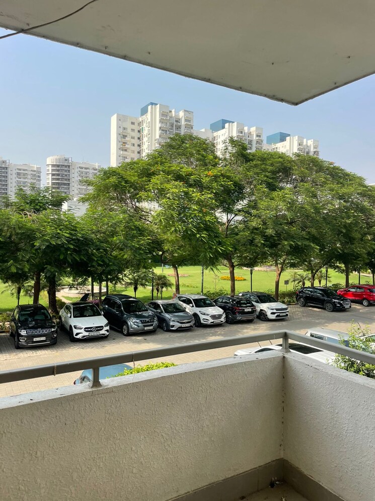 Garden, emaar-the-palm-drive-the-premier-terraces 3 Bedroom 2125 Sq.Ft. Apartment In Sector 66 Gurgaon 9203792