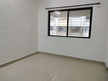 Room in 2 BHK Apartment at Mittal Atria, Dhanori – for Rent