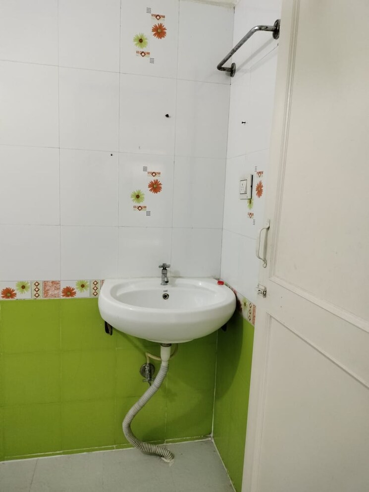 Bathroom, mittal-atria 2 Bedroom 870 Sq.Ft. Apartment In Dhanori Pune 9203812