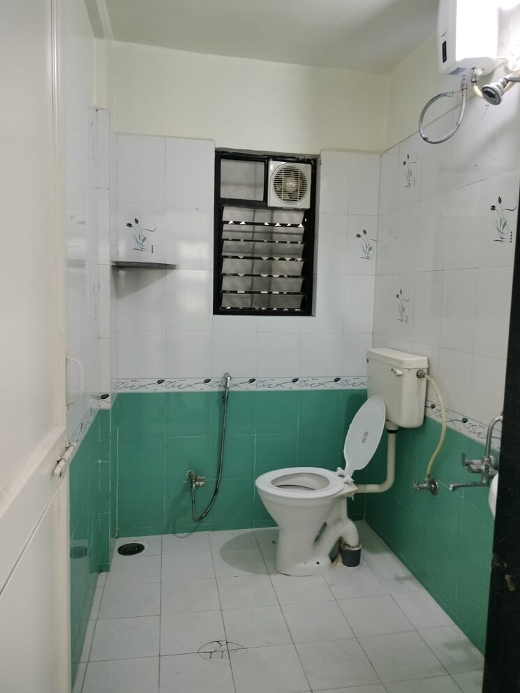 Bathroom, mittal-atria 2 Bedroom 870 Sq.Ft. Apartment In Dhanori Pune 9203812