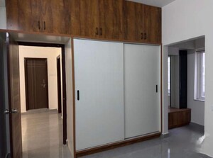 Room in 3 BHK Apartment at Stand Alone Apartment, Madhapur – for Rent