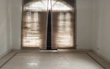 Showroom For Rent in Sarita Vihar