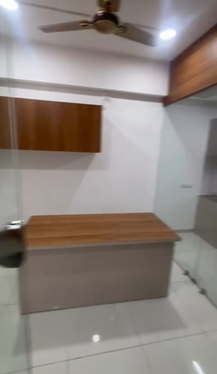 Team Area, ghatlodia Commercial Office Space 700 Sq.Ft. In Ghatlodia Ahmedabad 9203848