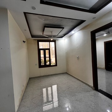 Room in 3 BHK Builder Floor at Puri Kohinoor, Tikawali – for Rent