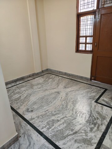 Room in 2 BHK Builder Floor at Satyam Plaza, Sector 15 – for Rent