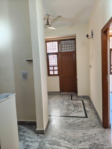 Room in 2 BHK Builder Floor at Satyam Plaza, Sector 15 – for Rent