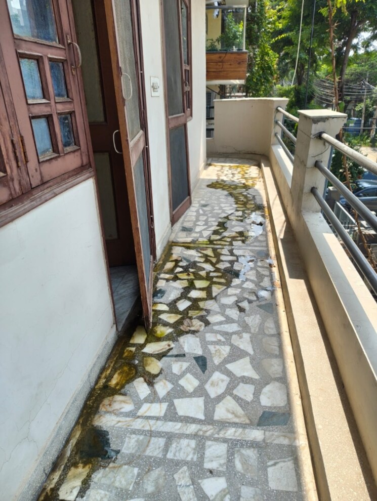 Balcony, satyam-plaza 2 Bedroom 800 Sq.Ft. Builder Floor In Sector 15 Gurgaon 9203879