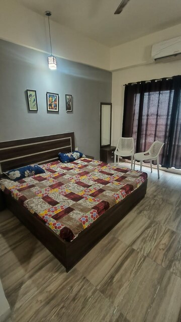 1 BHK Apartment For Rent in Paramount Golfforeste, Zeta I Greater Noida