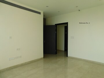 Room in 1 BHK Apartment at Shiv Shakti Tower 28, Malad East – for Rent