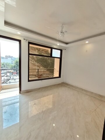 Room in 1 BHK Builder Floor at Saket – for Rent