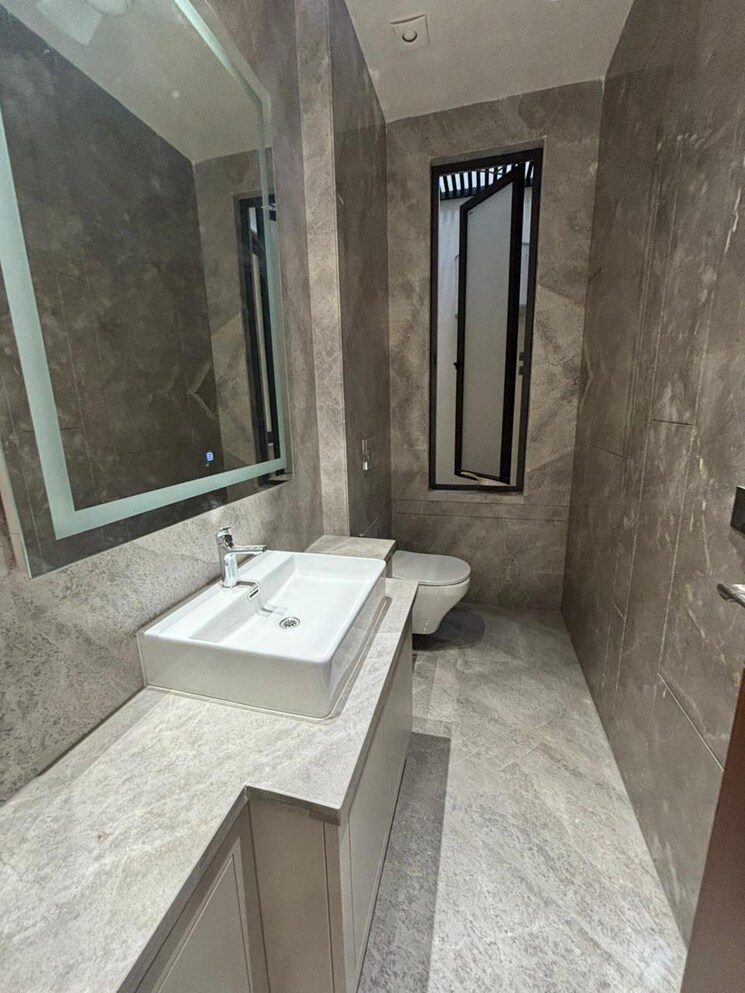 Balcony, east of kailash 4 Bedroom 311 Sq.Yd. Builder Floor In East Of Kailash Delhi 9203974