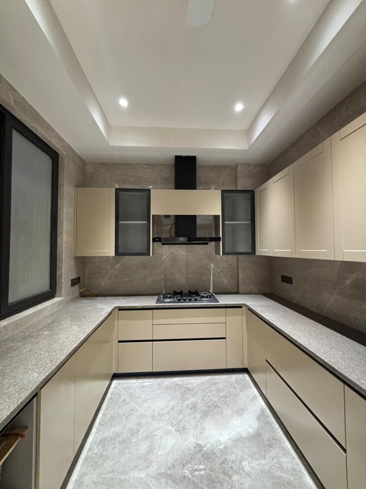 Kitchen, east of kailash 4 Bedroom 311 Sq.Yd. Builder Floor In East Of Kailash Delhi 9203974