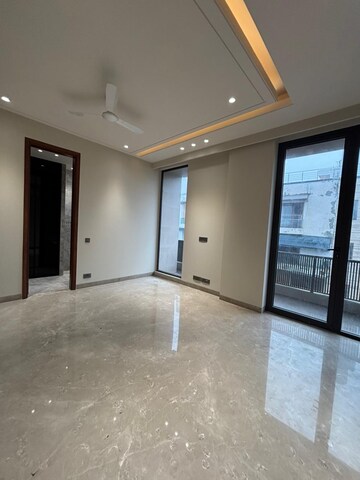 Room in 4 BHK Builder Floor at East Of Kailash – for Rent