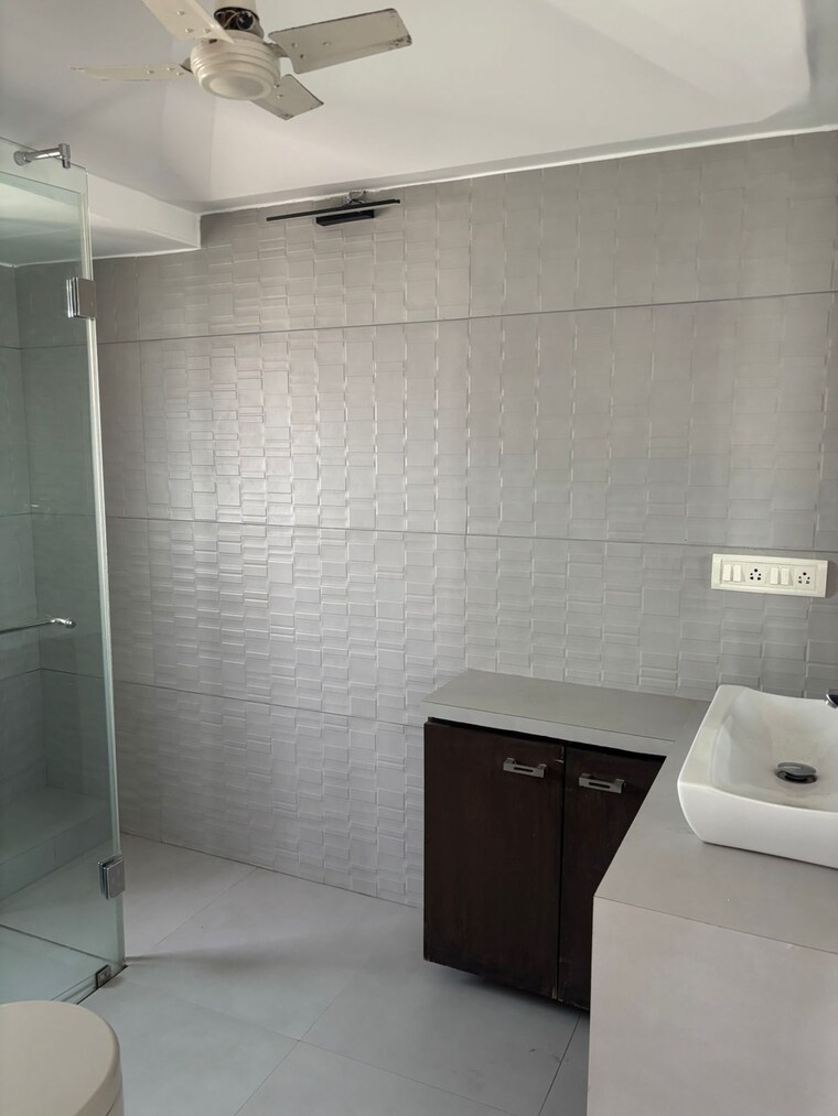 Master Bedroom, shubhada-tower 3 Bedroom 1600 Sq.Ft. Apartment In Worli Mumbai 9203958