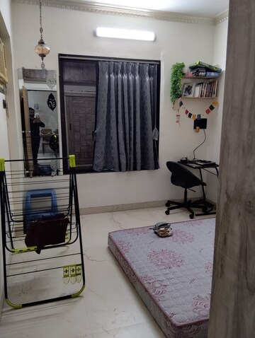 Team Area in 2 BHK Apartment at Sanpada – for Sale
