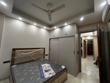 Bedroom in 2 BHK Builder Floor at Sector 40 – for Rent