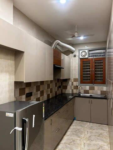Kitchen in 2 BHK Builder Floor at Sector 40 – for Rent