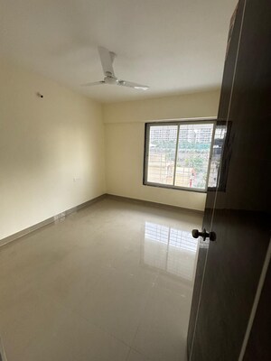 Room in 2 BHK Apartment at Prithvi Sai Velocity Phase II, Bavdhan – for Rent