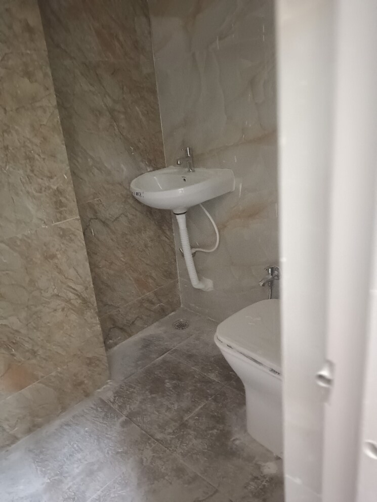 Bathroom, narsingi 2 Bedroom 1100 Sq.Ft. Apartment In Narsingi Hyderabad 9203988