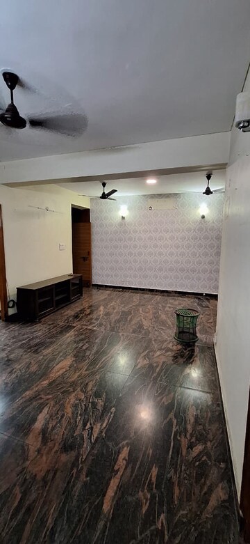 Room in 3 BHK Apartment at Sector 10 Dwarka – for Rent