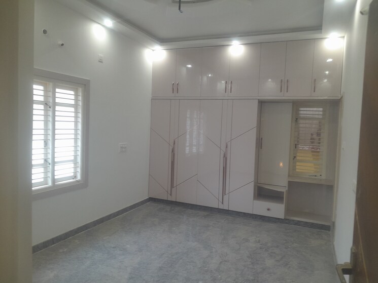 Room, nri layout 3 Bedroom 1500 Sq.Ft. Builder Floor In Nri Layout Bangalore 9203995