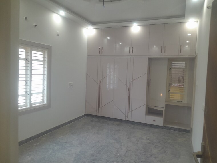 Room, nri layout 3 Bedroom 1500 Sq.Ft. Builder Floor In Nri Layout Bangalore 9203995