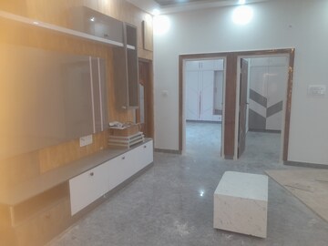 Room in 3 BHK Builder Floor at Nri Layout – for Rent