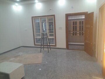 Room in 3 BHK Builder Floor at Nri Layout – for Rent